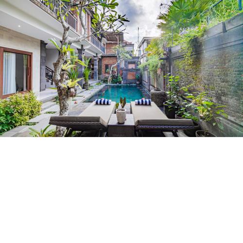 Ayu Sari Guesthouse by Mahaputra