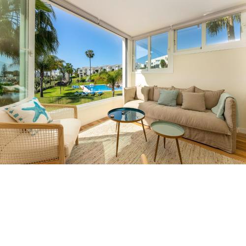 Azahara 1 21A Lovley three bedroom duplex with sea view