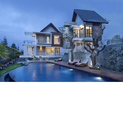 Azcarya Villa