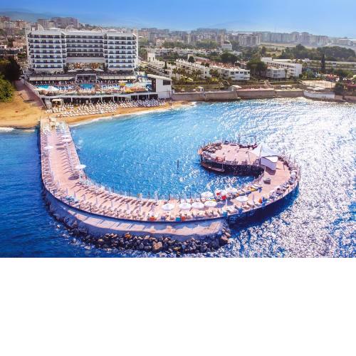Azura Deluxe Resort & Spa - Ultra All Inclusive