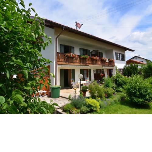 Grand Apartment in Bad Kohlgrub Bavaria with Balcony