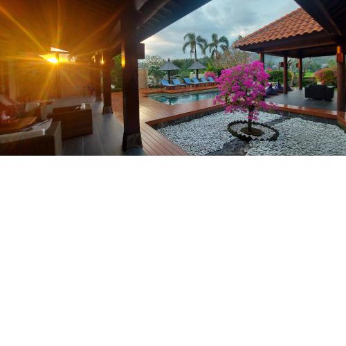 Bale Solah Lombok Holiday Resort