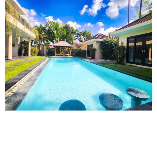 Bali Bonus 2 Close-able Livingrooms, Canggu Private 4BR Pool, Pool Bar for 8 pax
