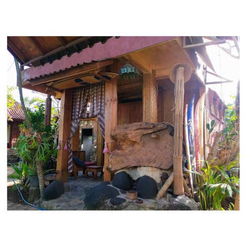 Bali Bungalow Medewisurf-homestay