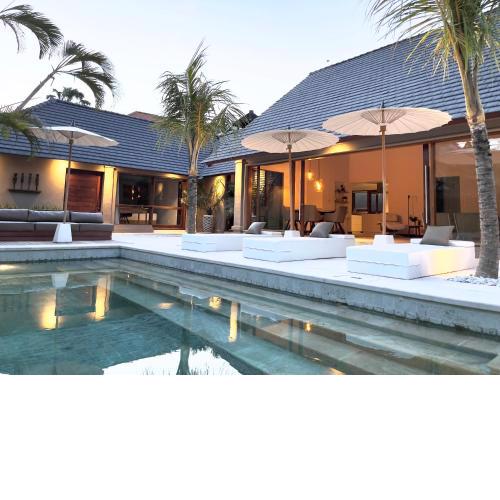 Balidroomvilla Sanur - Full Serviced - Beachside