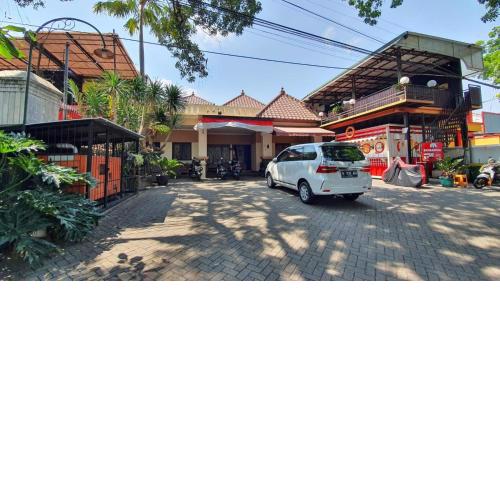 Bandoeng Guest House by Pesen Kamar