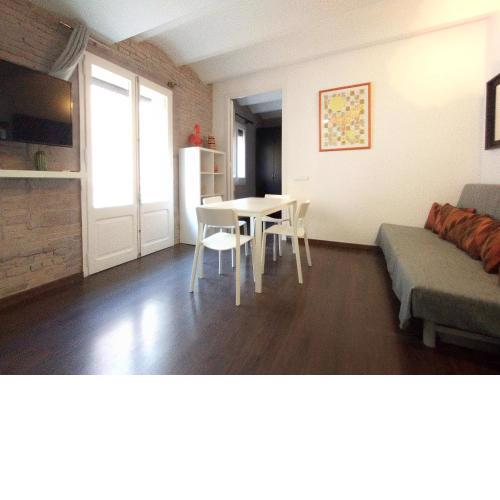 Barceloneta Apartment With Balcony