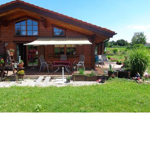 Barrierefreies Privatzimmer im Blockhaus am See
