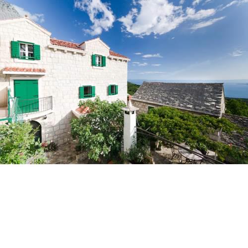Bast Villa Sleeps 8 with Pool Air Con and WiFi