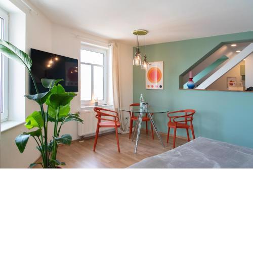 Bauhaus Apartment - Netflix & Wifi
