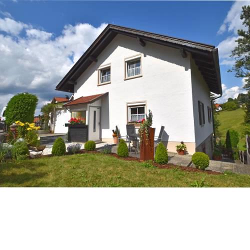 Cozy Holiday Home With Garden In Schiefweg