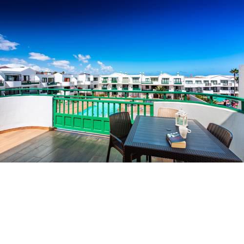 Beach and pool apartment