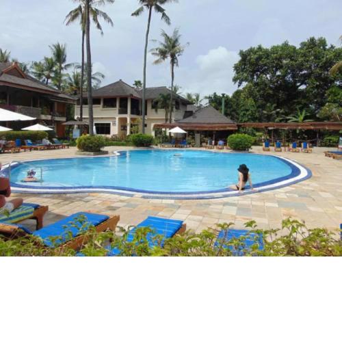 Beach Apartment inside Resort Walking Distance to the beach
