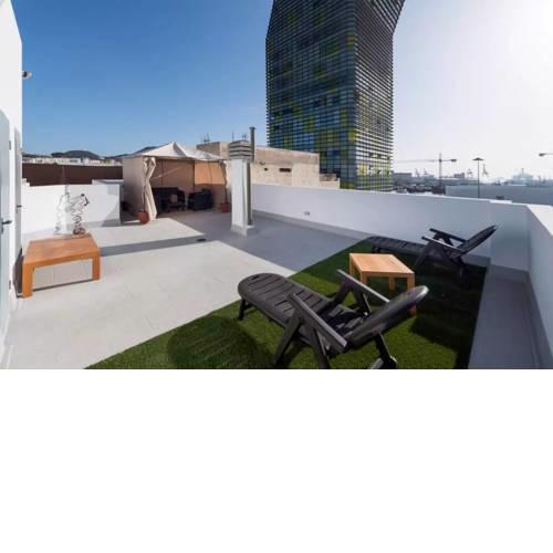 Beach Apartment & Rooftop Lounge