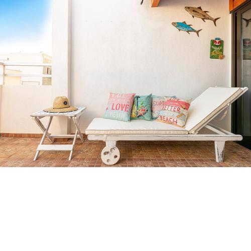 Beach Apartment / Terrace / Ideal for Remote Work