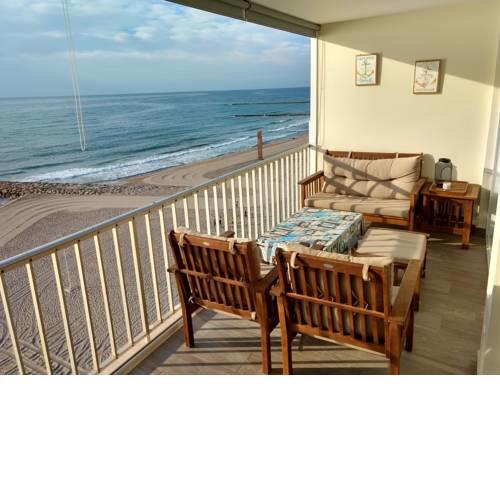 Beach front - Stunning views. Campello