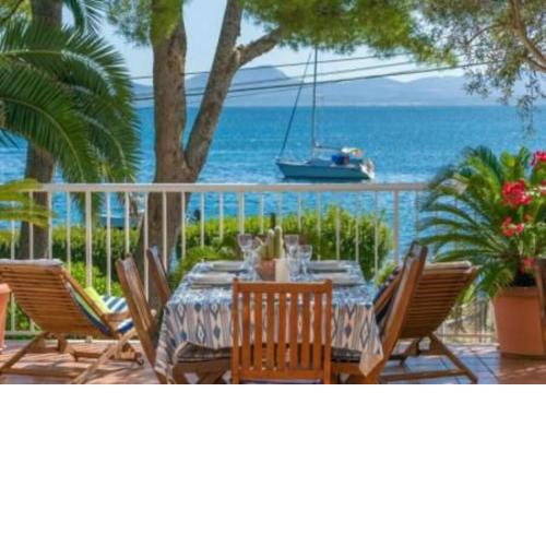 Beach House Aucanada