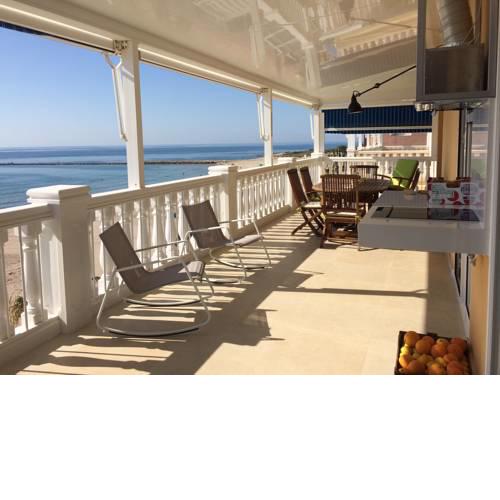 Beach House Brotonss