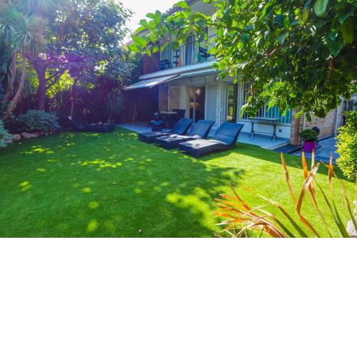 Beach House Garden Vinyet by Hello Homes Sitges