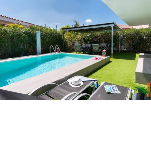 Beach House with private pool in San Agustín ET2