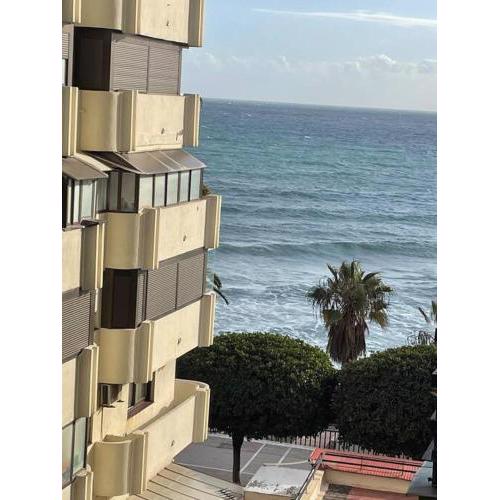 Beachfront 1 BR apartment in the center of Marbella!