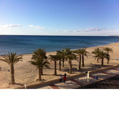 Beachfront apartment for 2 people, overlooking the sea and sandy beach 20 meters