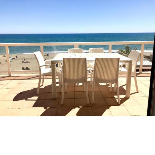 BEACHFRONT APARTMENT In MIJAS COSTA