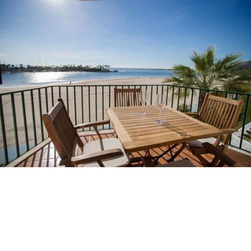 BEACHFRONT APARTMENT