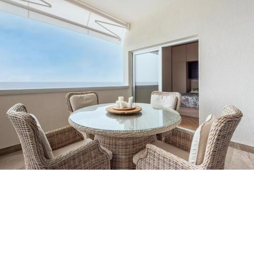 Beachfront dream apartment
