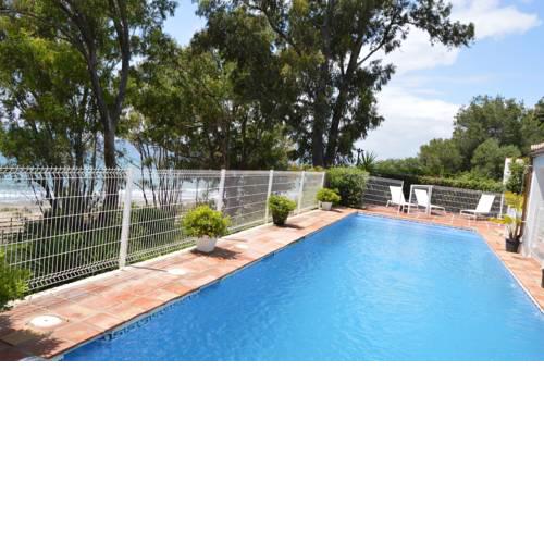 Beachfront villa protected private pool 4 bedrooms Marbella