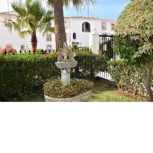 Beautiful 1 Bedroom Garden Apartment in Riviera