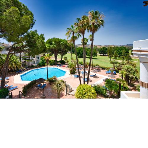 BEAUTIFUL 2 BED APARTMENT WITH POOL AND GOLF VIEWS