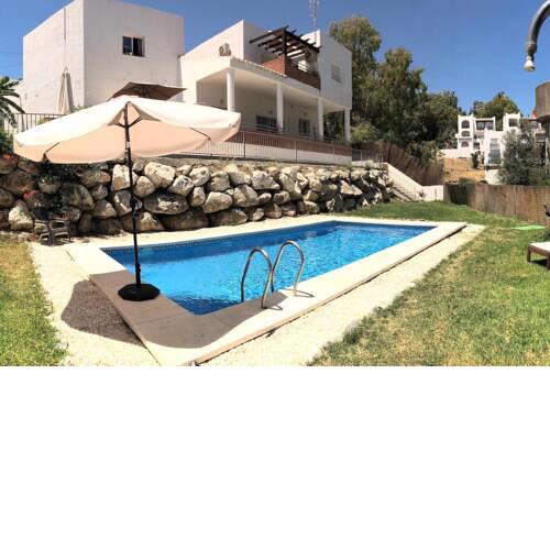 Beautiful 4 Bedroom Villa with Pool