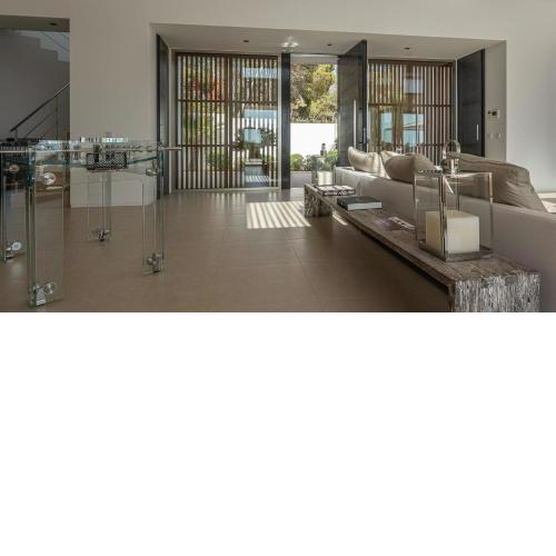 Beautiful and modern villa with an amazing pool