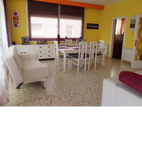 Beautiful apartment, close to the beach, Great Space