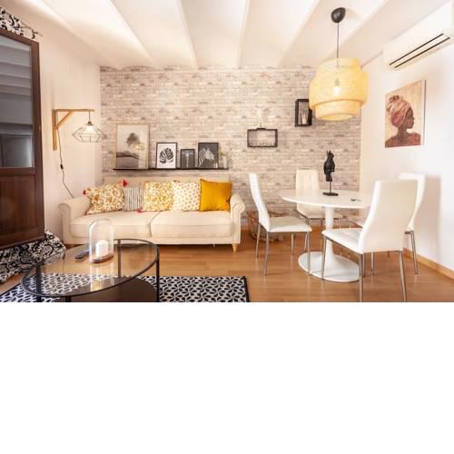 Beautiful Apartment in Abat Street by Batuecas