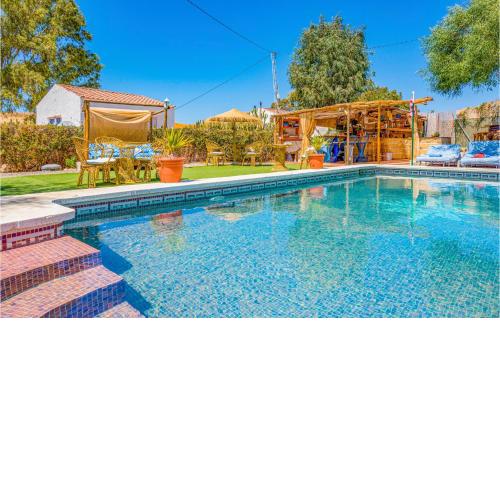 Beautiful apartment in Alora with Outdoor swimming pool, WiFi and 1 Bedrooms