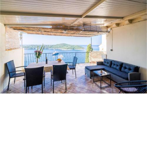 Beautiful apartment in Dubrovnik with WiFi and 1 Bedrooms