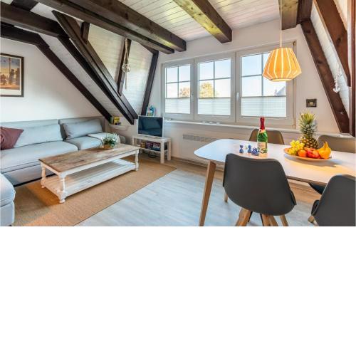 Beautiful apartment in Friedrichskoog-Spitze with WiFi and 2 Bedrooms
