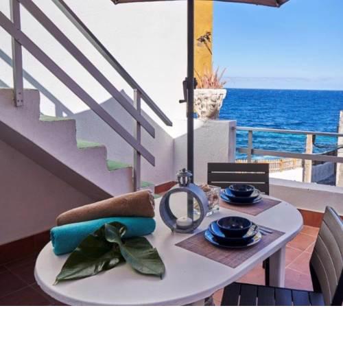 BEAUTIFUL APARTMENT IN FRONT OF THE SEA !!!!