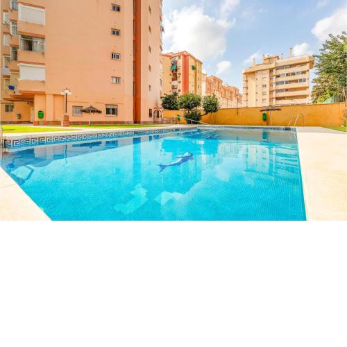 Beautiful apartment in Fuengirola with Outdoor swimming pool and WiFi