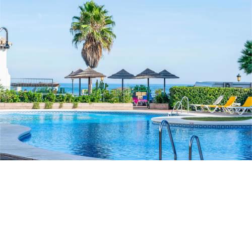 Beautiful apartment in La Duquesa w/ Sauna, WiFi and Outdoor swimming pool