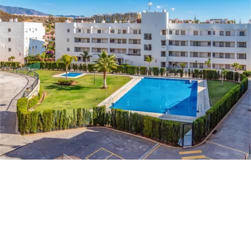 Beautiful apartment in Mijas Costa w/ Outdoor swimming pool and 2 Bedrooms