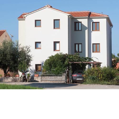 Beautiful Apartment in Porec near Sea