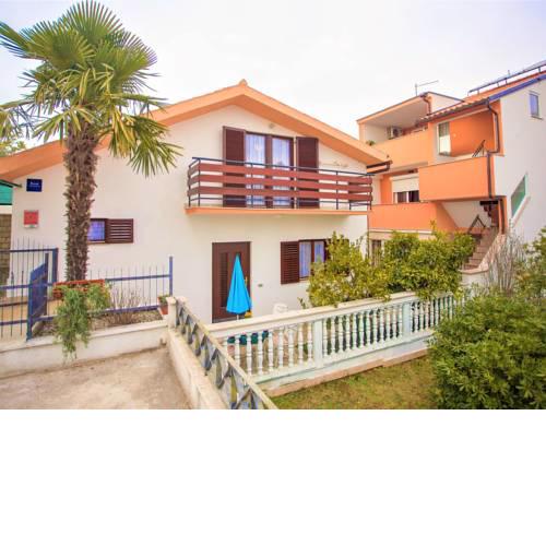 Beautiful Apartment in Porec near Sea