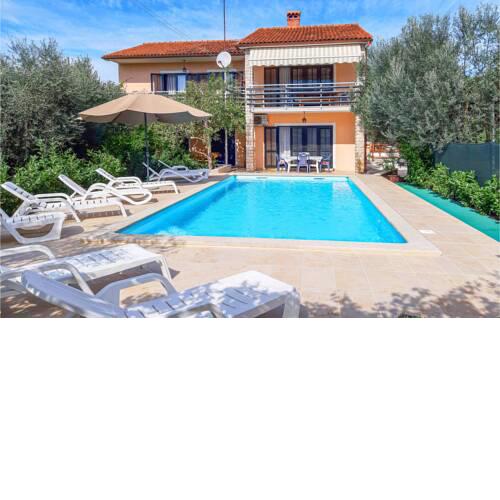 Beautiful apartment in Pula with Outdoor swimming pool and 3 Bedrooms