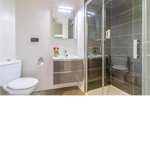 Beautiful apartment in San Juan de los Terrer with WiFi and 3 Bedrooms