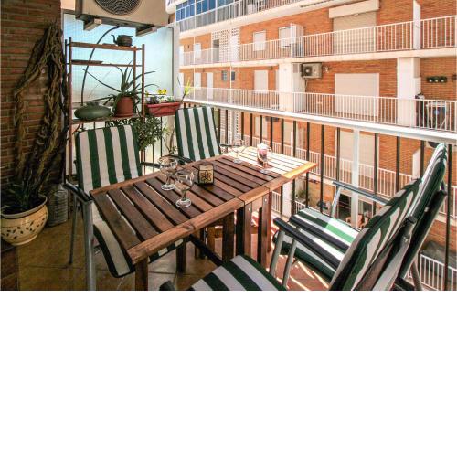 Beautiful apartment in Santa Pola with WiFi and 3 Bedrooms
