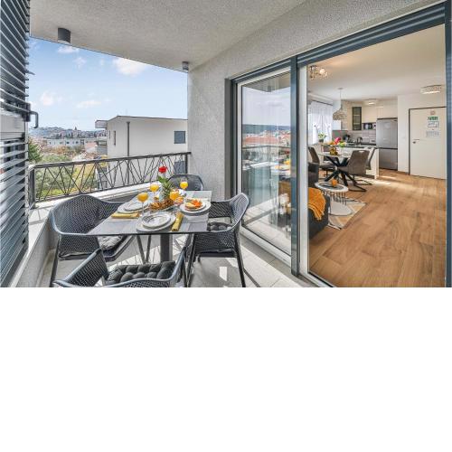 Beautiful apartment in Trogir with WiFi and 2 Bedrooms