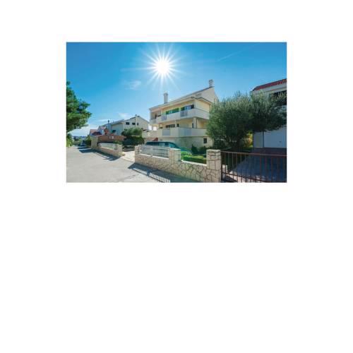 Beautiful apartment in Zadar w/ 1 Bedrooms